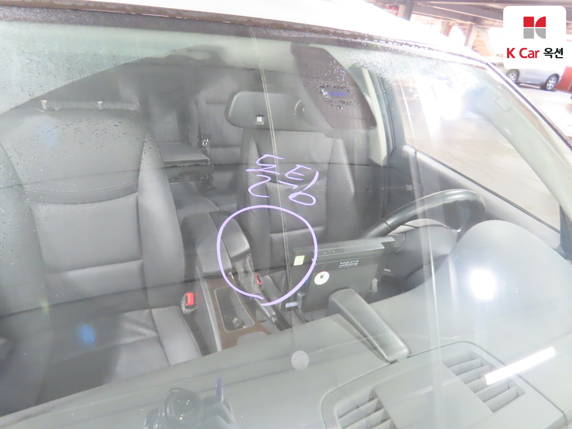 BMW 3 Series 2010 - Image 37