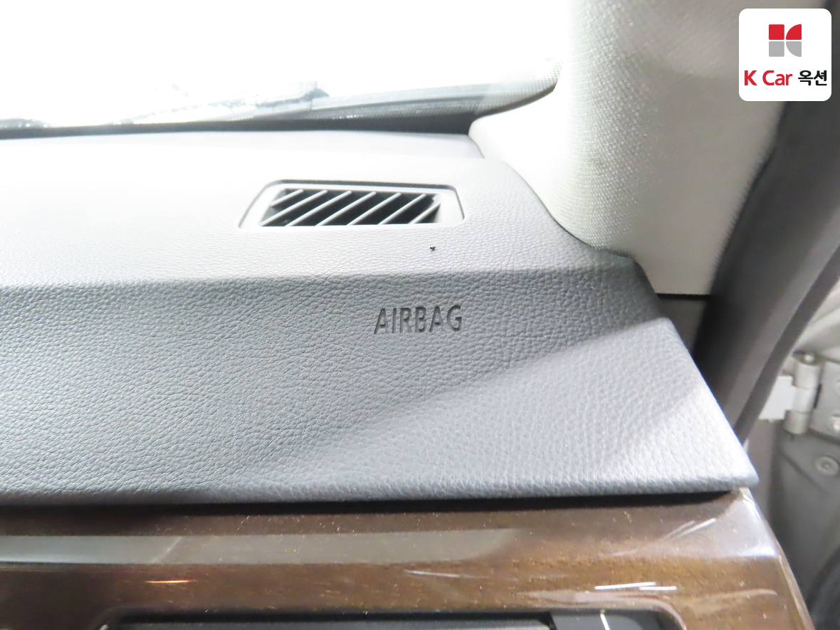 BMW 3 Series 2010 - Image 33