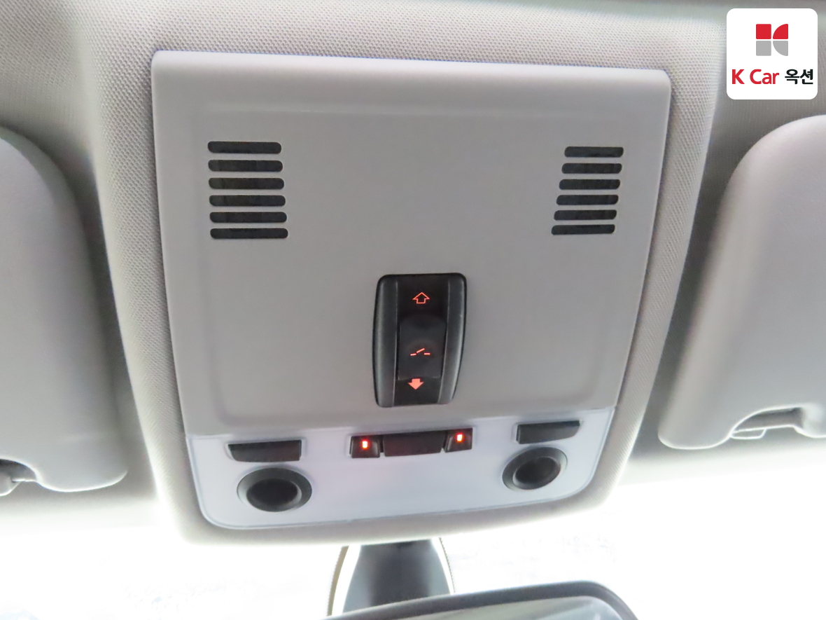 BMW 3 Series 2010 - Image 12