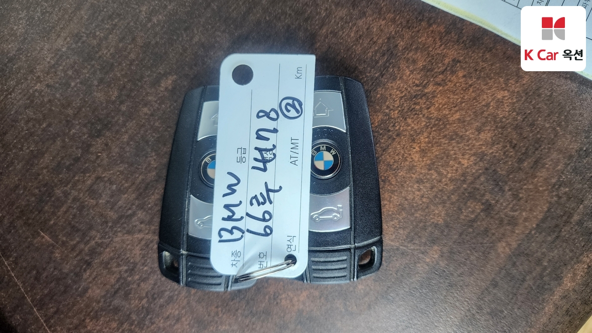 BMW 3 Series 2010 - Image 18