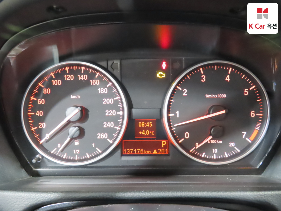 BMW 3 Series 2010 - Image 5