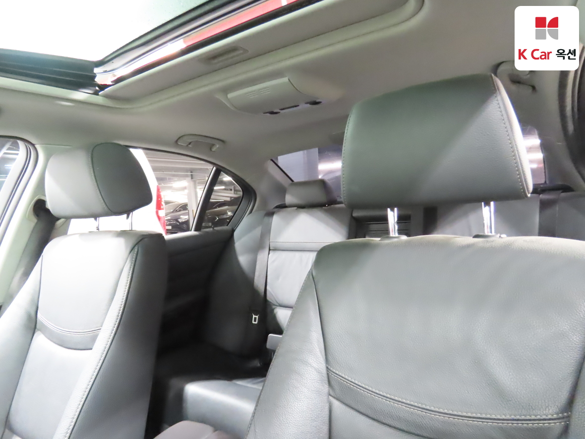 BMW 3 Series 2010 - Image 20