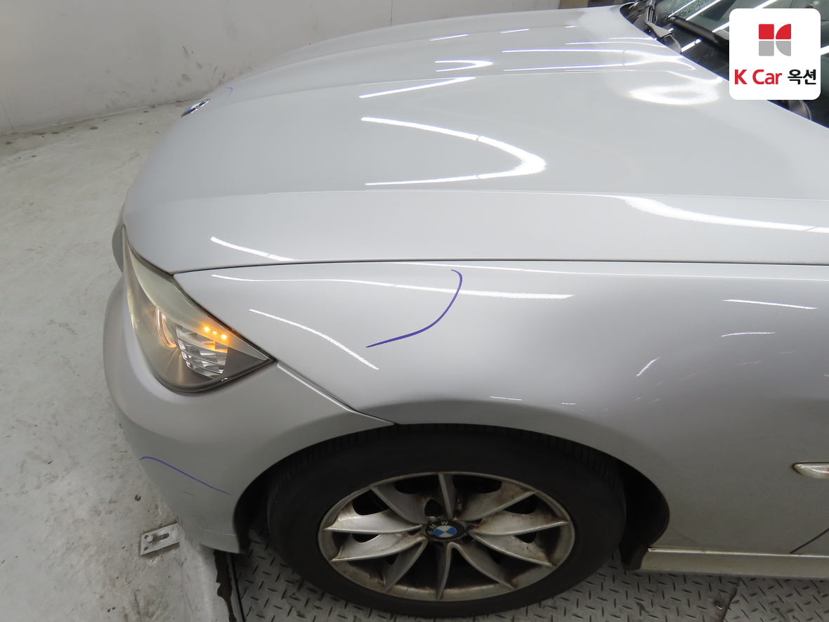 BMW 3 Series 2010 - Image 40