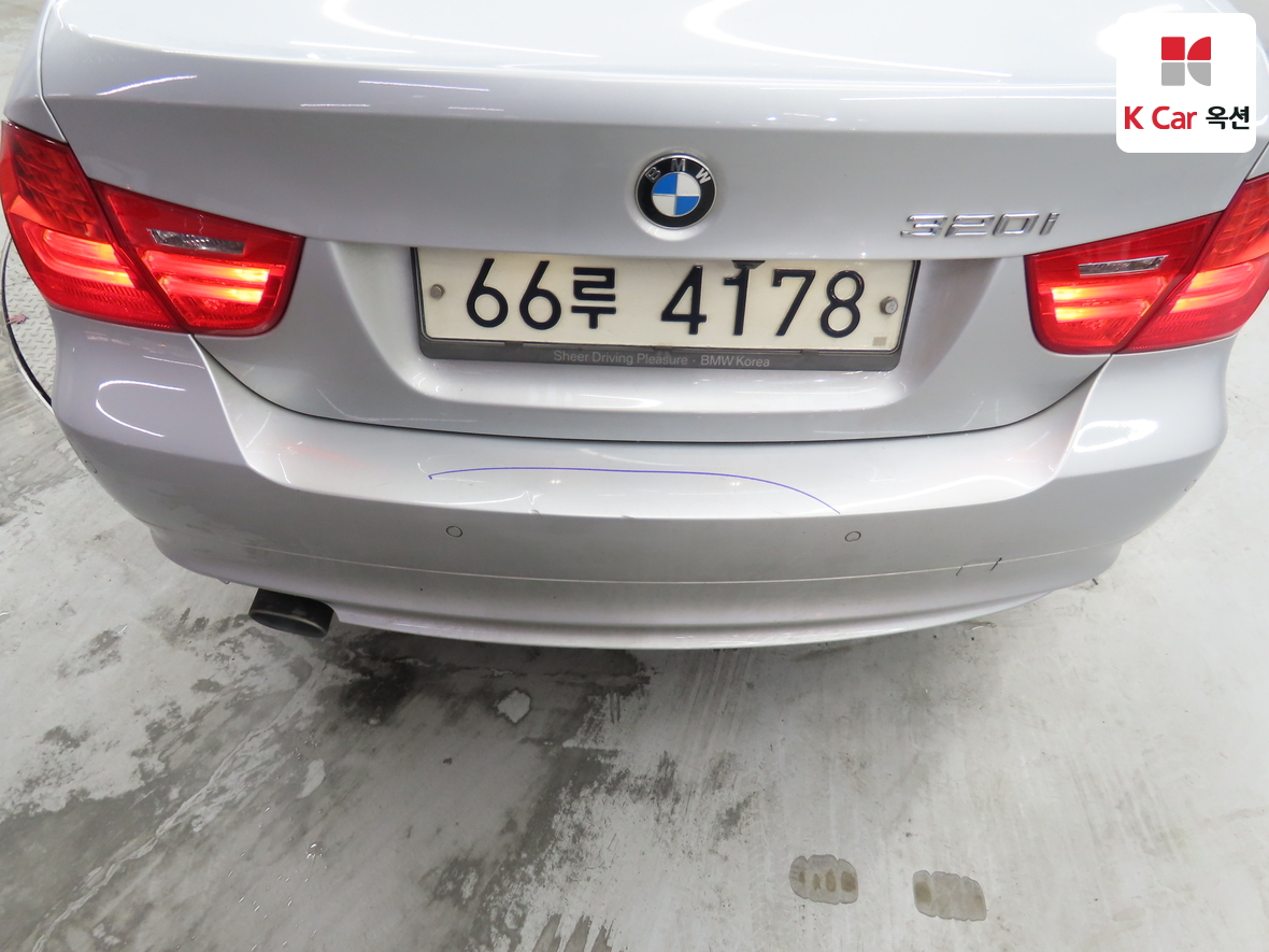 BMW 3 Series 2010 - Image 44