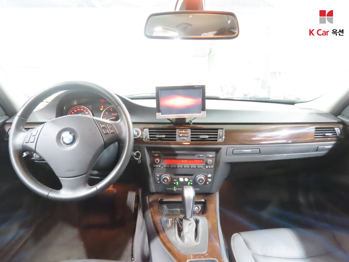 BMW 3 Series 2010 - Image 3