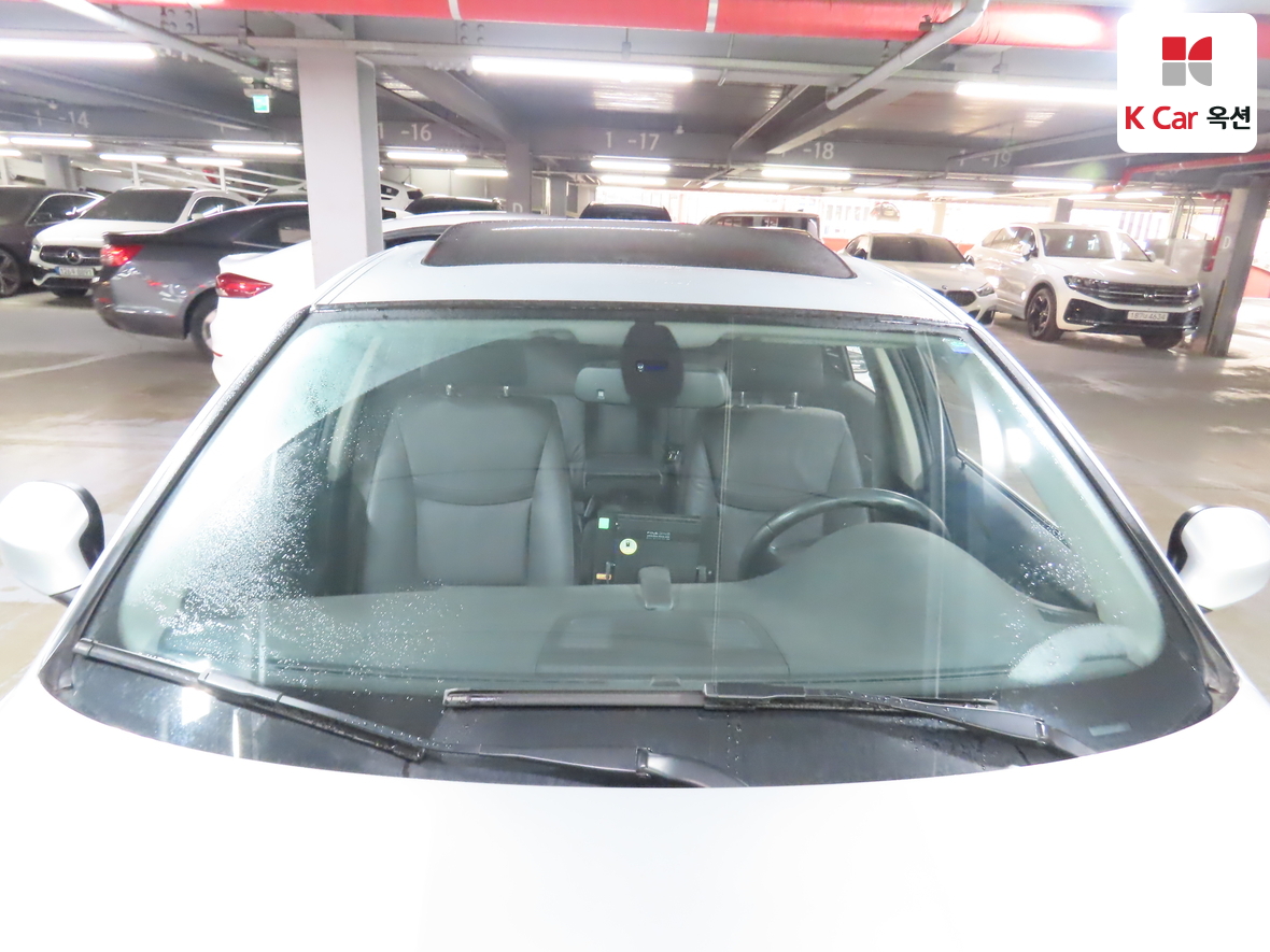 BMW 3 Series 2010 - Image 36