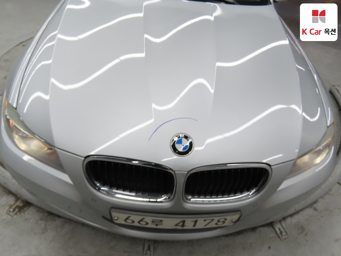 BMW 3 Series 2010 - Image 38