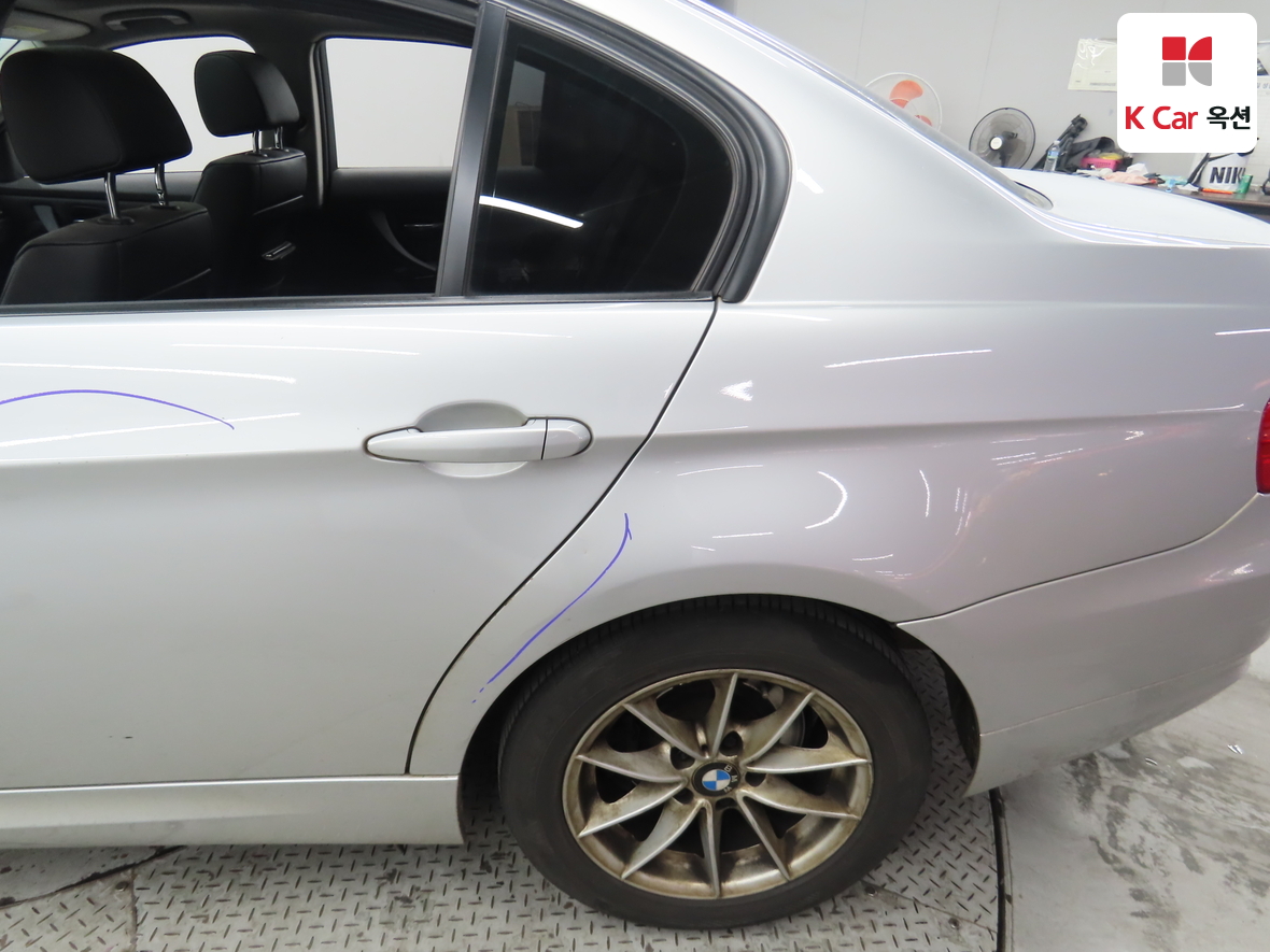 BMW 3 Series 2010 - Image 43