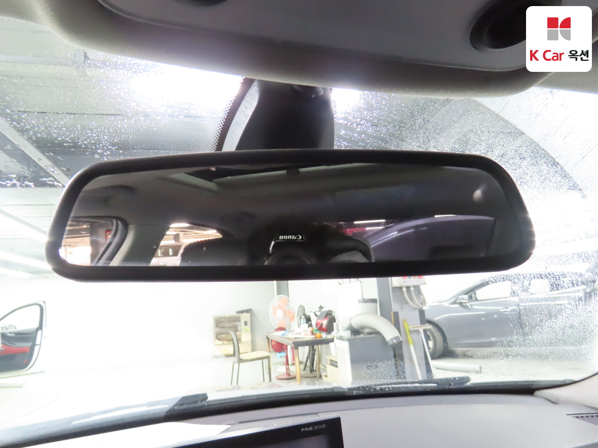 BMW 3 Series 2010 - Image 13