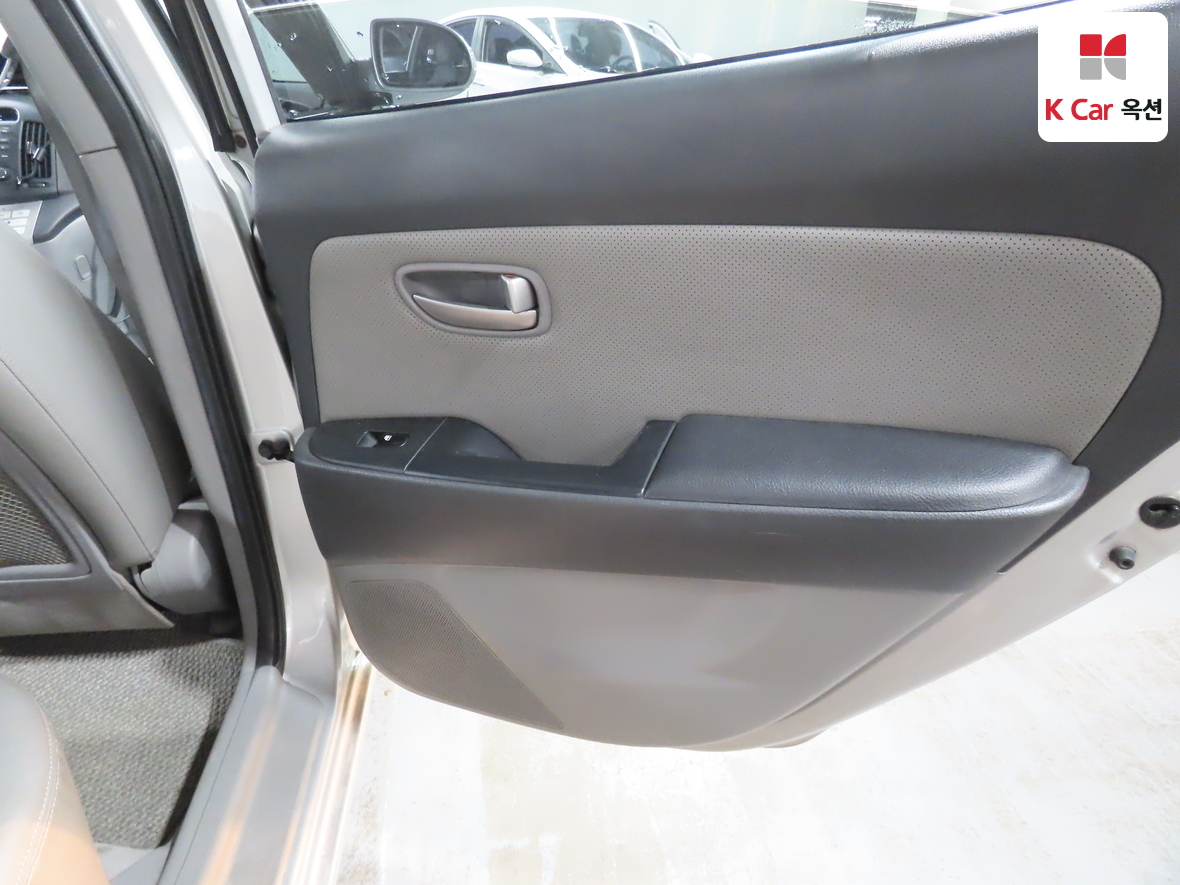 هيونداي إلانترا 2007 - صورة 25