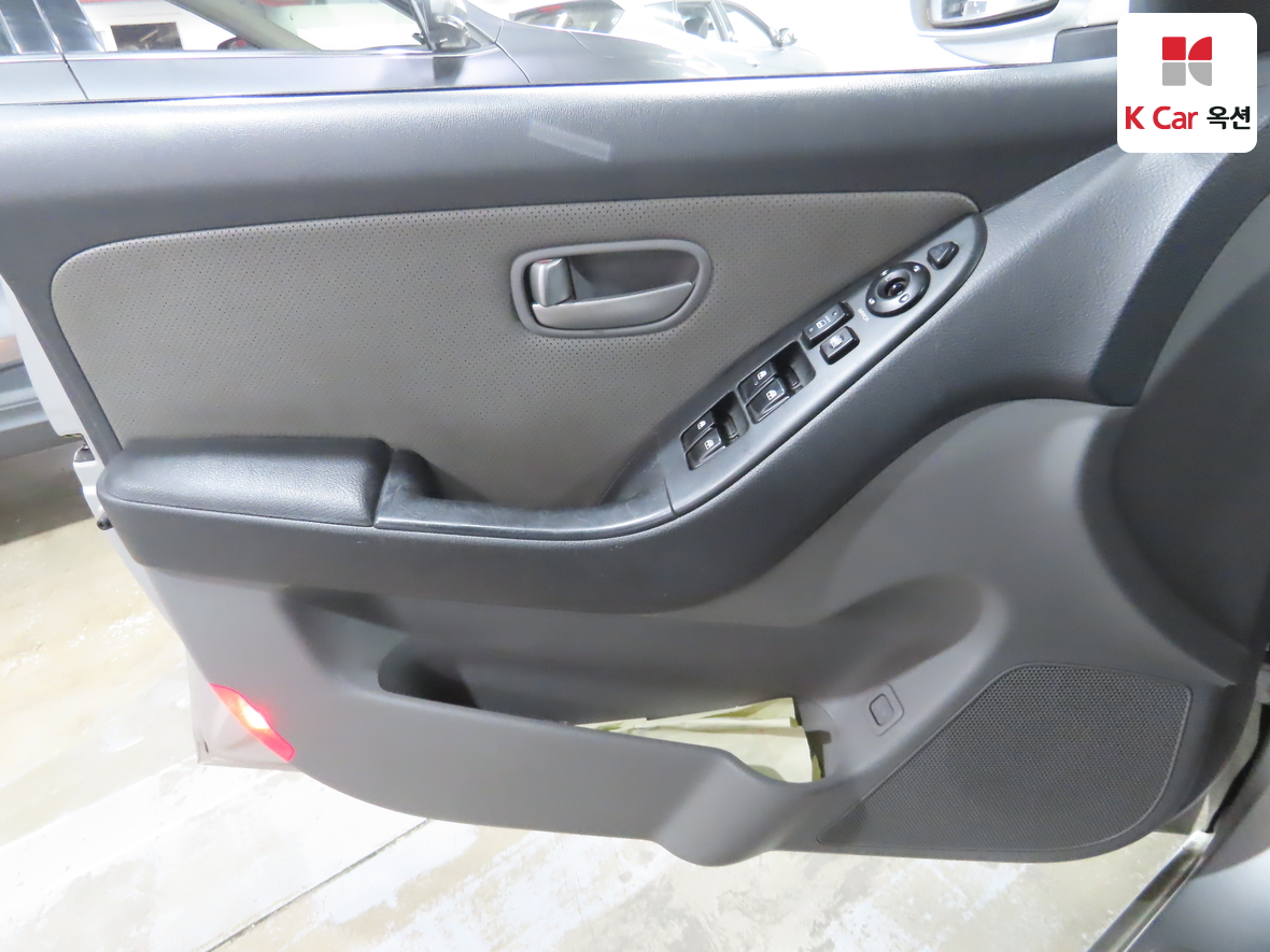 هيونداي إلانترا 2007 - صورة 8