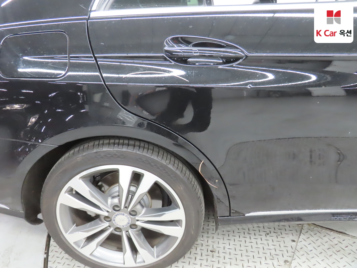 Mercedes-Benz E-Class 2016 - Image 42