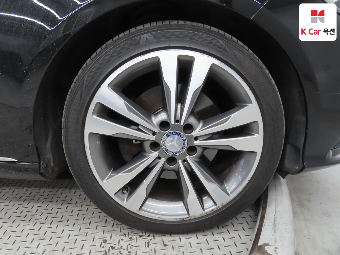 Mercedes-Benz E-Class 2016 - Image 43