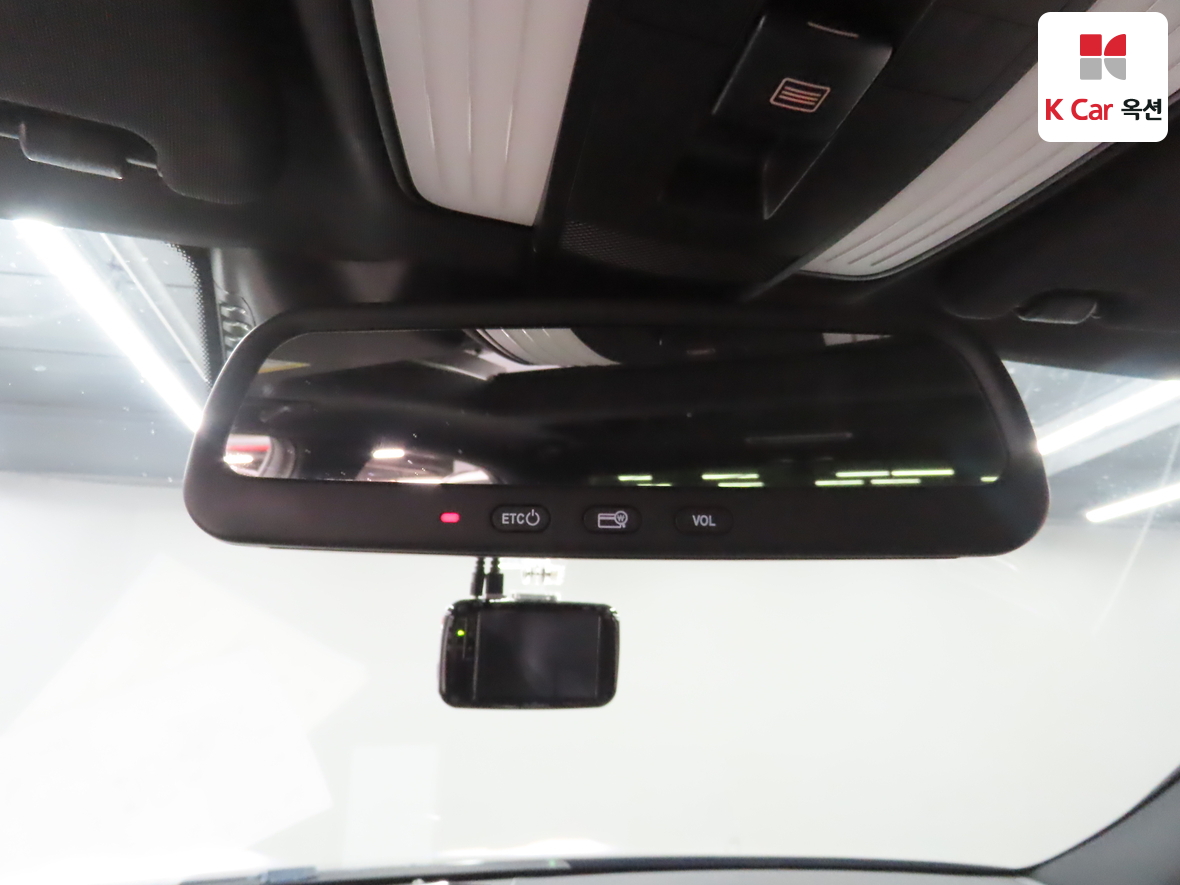 Mercedes-Benz E-Class 2016 - Image 13