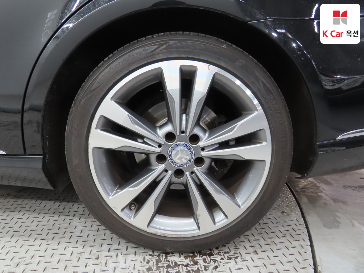 Mercedes-Benz E-Class 2016 - Image 45