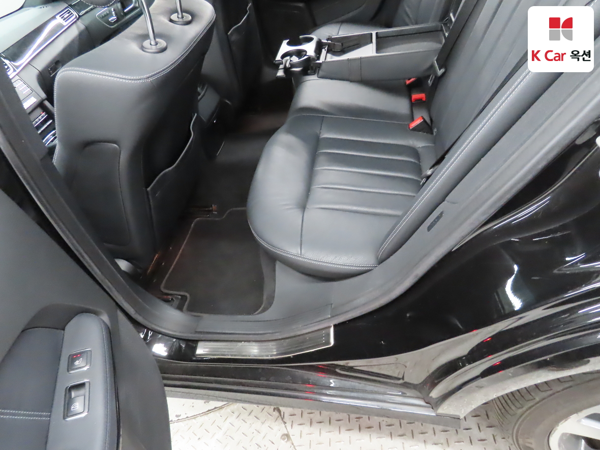 Mercedes-Benz E-Class 2016 - Image 26