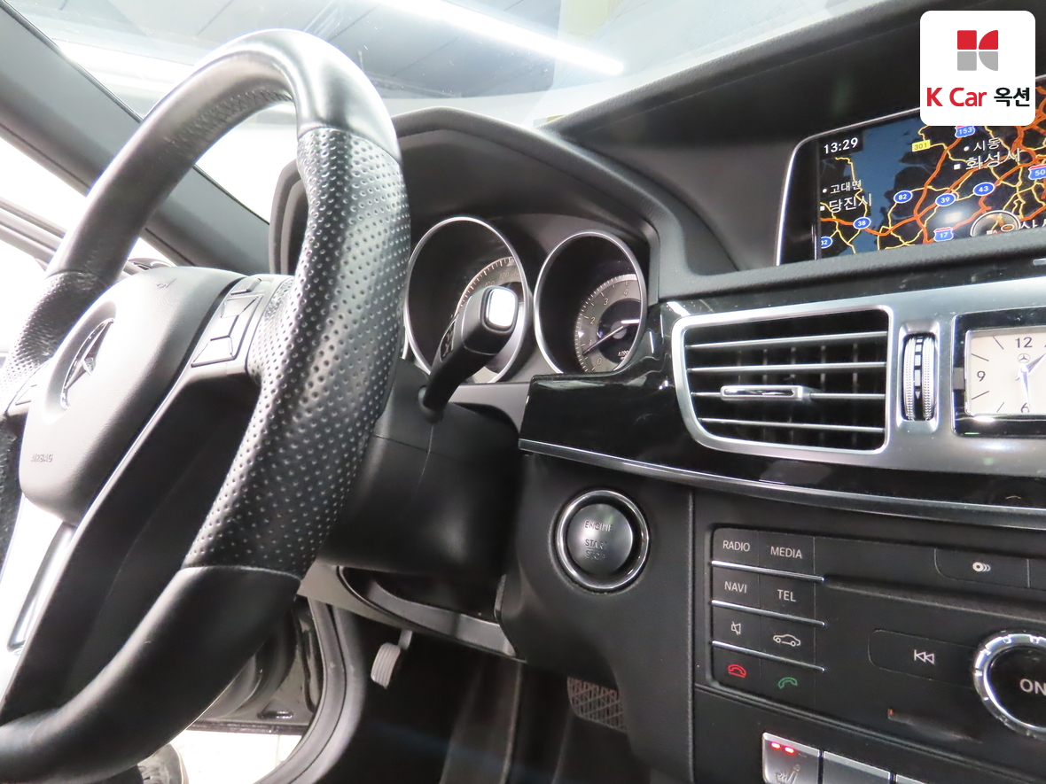 Mercedes-Benz E-Class 2016 - Image 11