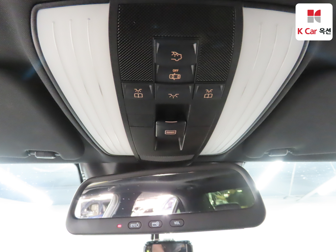 Mercedes-Benz E-Class 2016 - Image 12