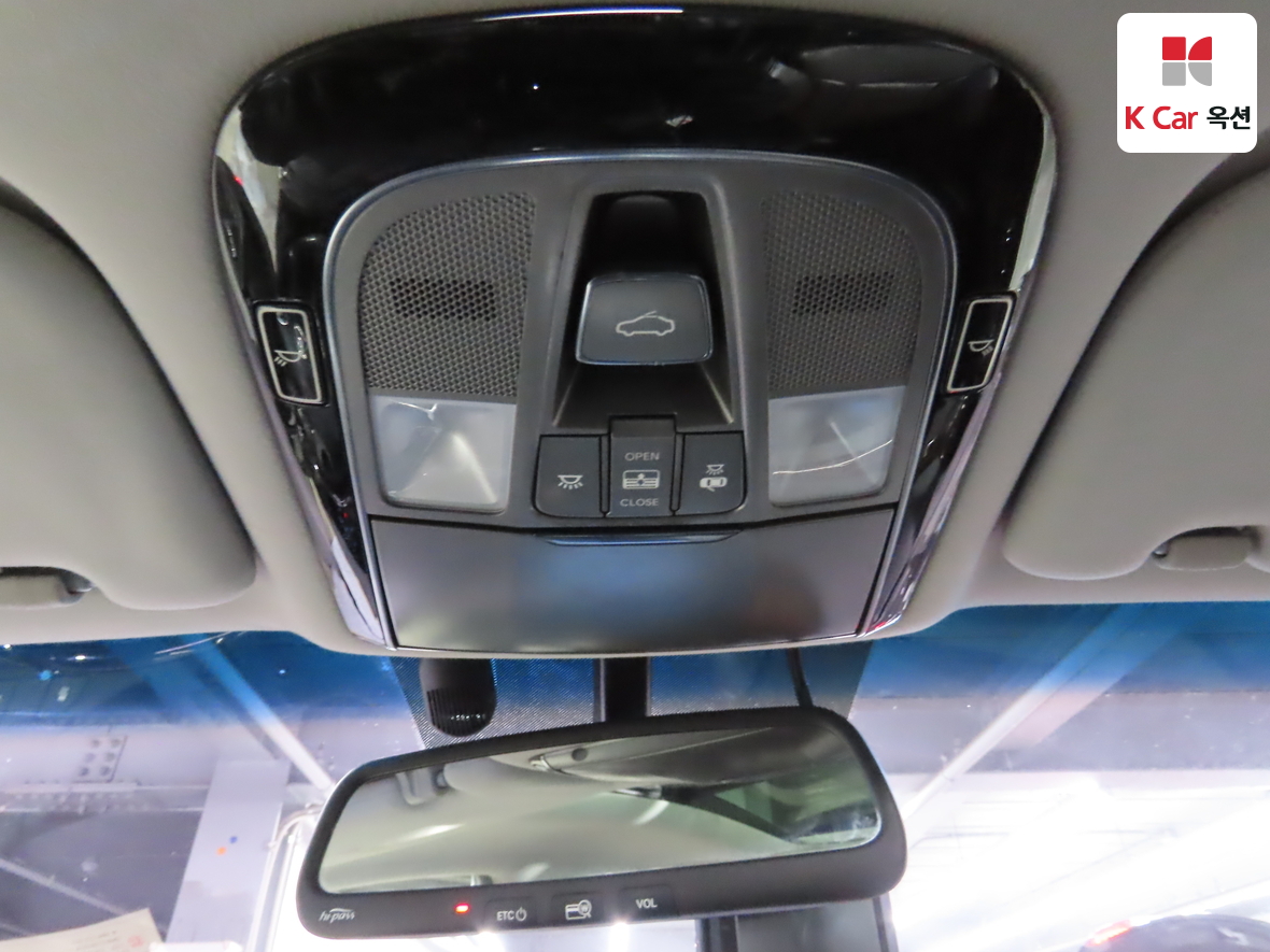 Hyundai AZERA 2015 - Image 12