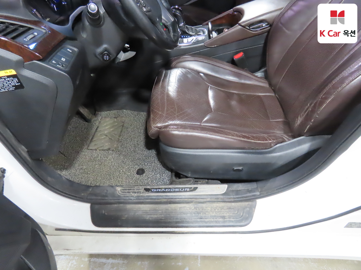 Hyundai AZERA 2015 - Image 18