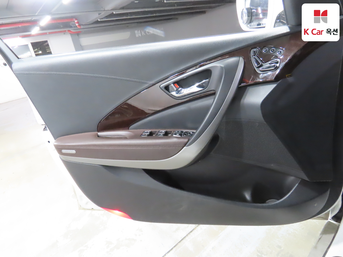 Hyundai AZERA 2015 - Image 8