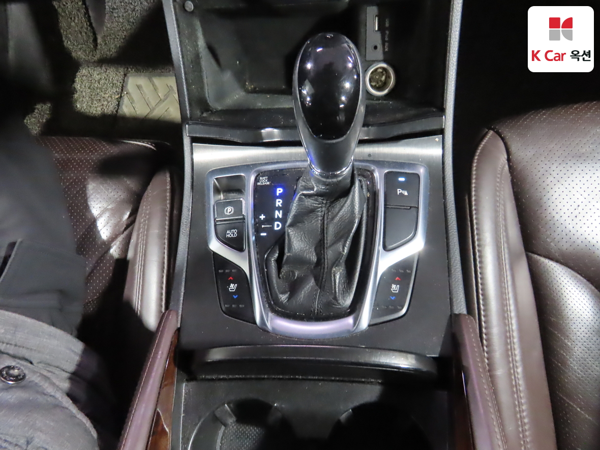 Hyundai AZERA 2015 - Image 16