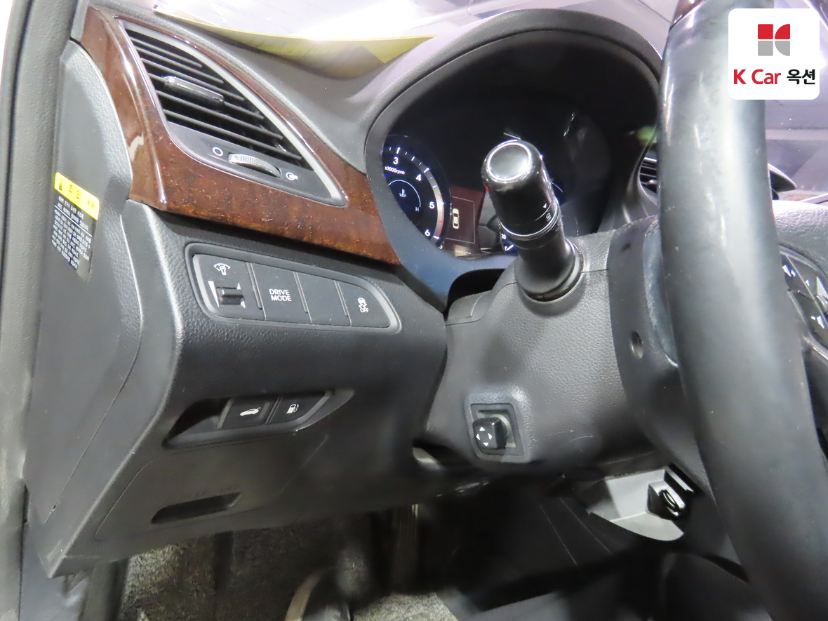 Hyundai AZERA 2015 - Image 9