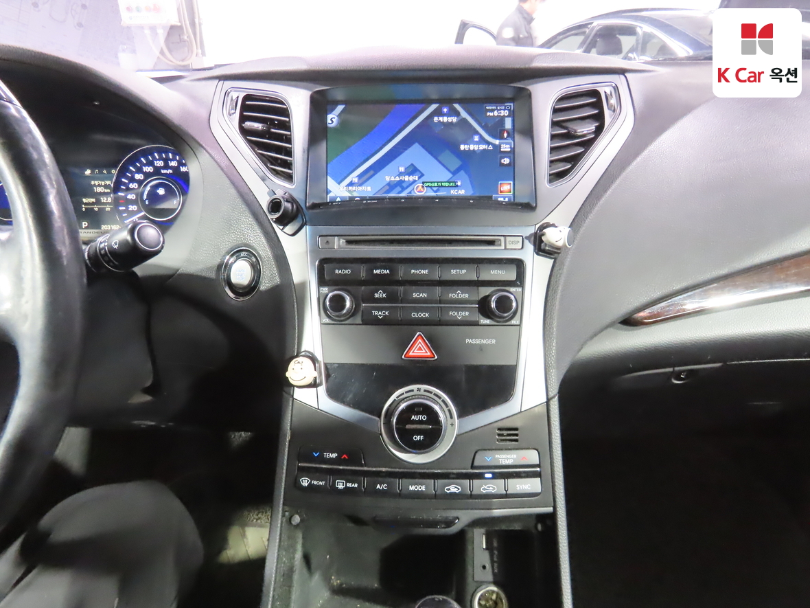 Hyundai AZERA 2015 - Image 6