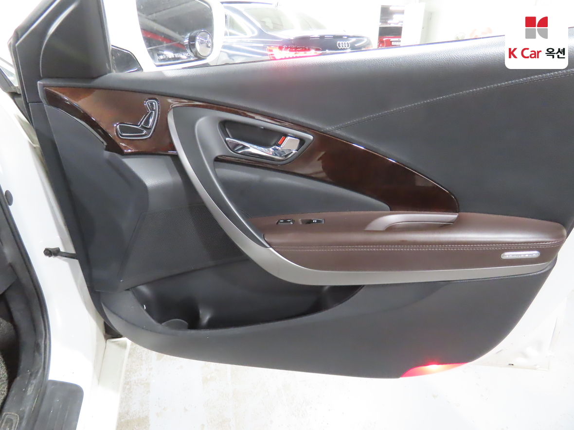 Hyundai AZERA 2015 - Image 30