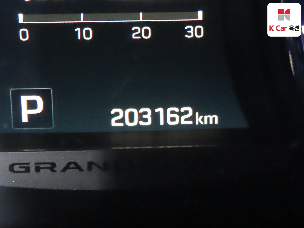 Hyundai AZERA 2015 - Image 4