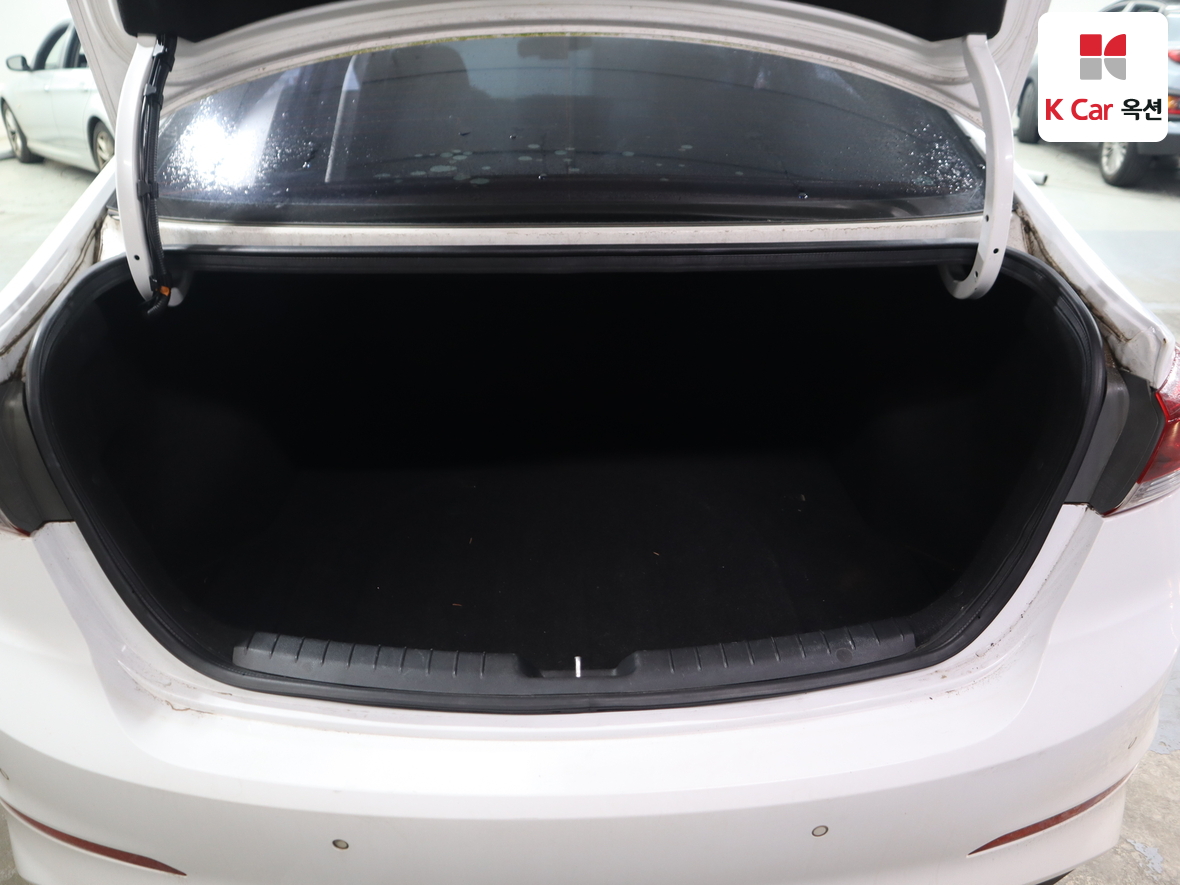 هيونداي إلانترا 2018 - صورة 26