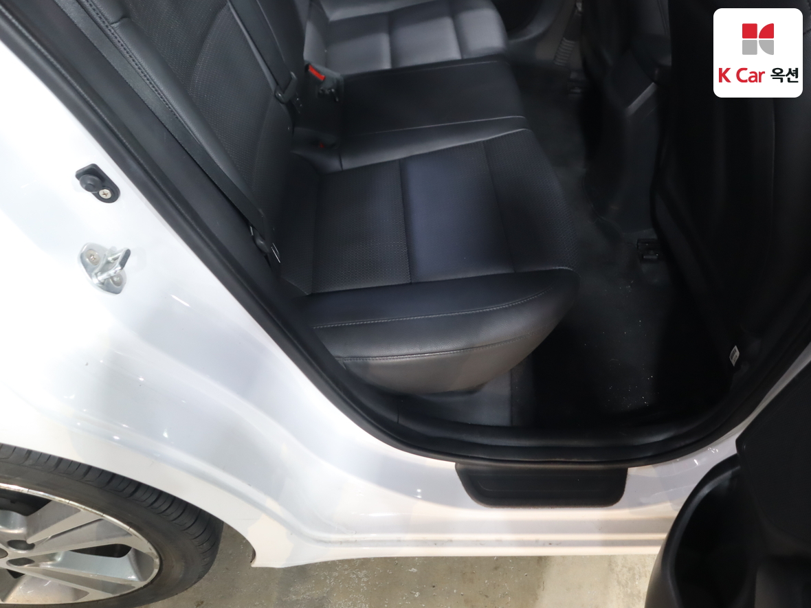 هيونداي إلانترا 2018 - صورة 28