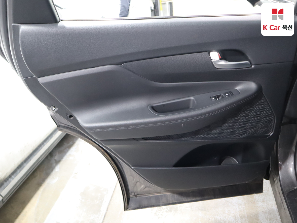 Hyundai Santa Fe 2020 - Image 21