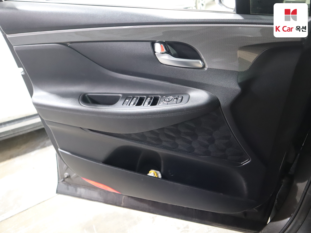 Hyundai Santa Fe 2020 - Image 8