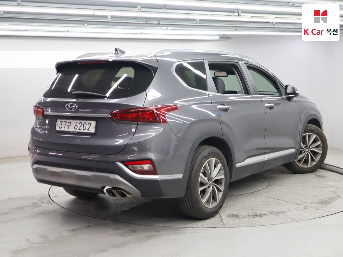 Hyundai Santa Fe 2020 - Image 2
