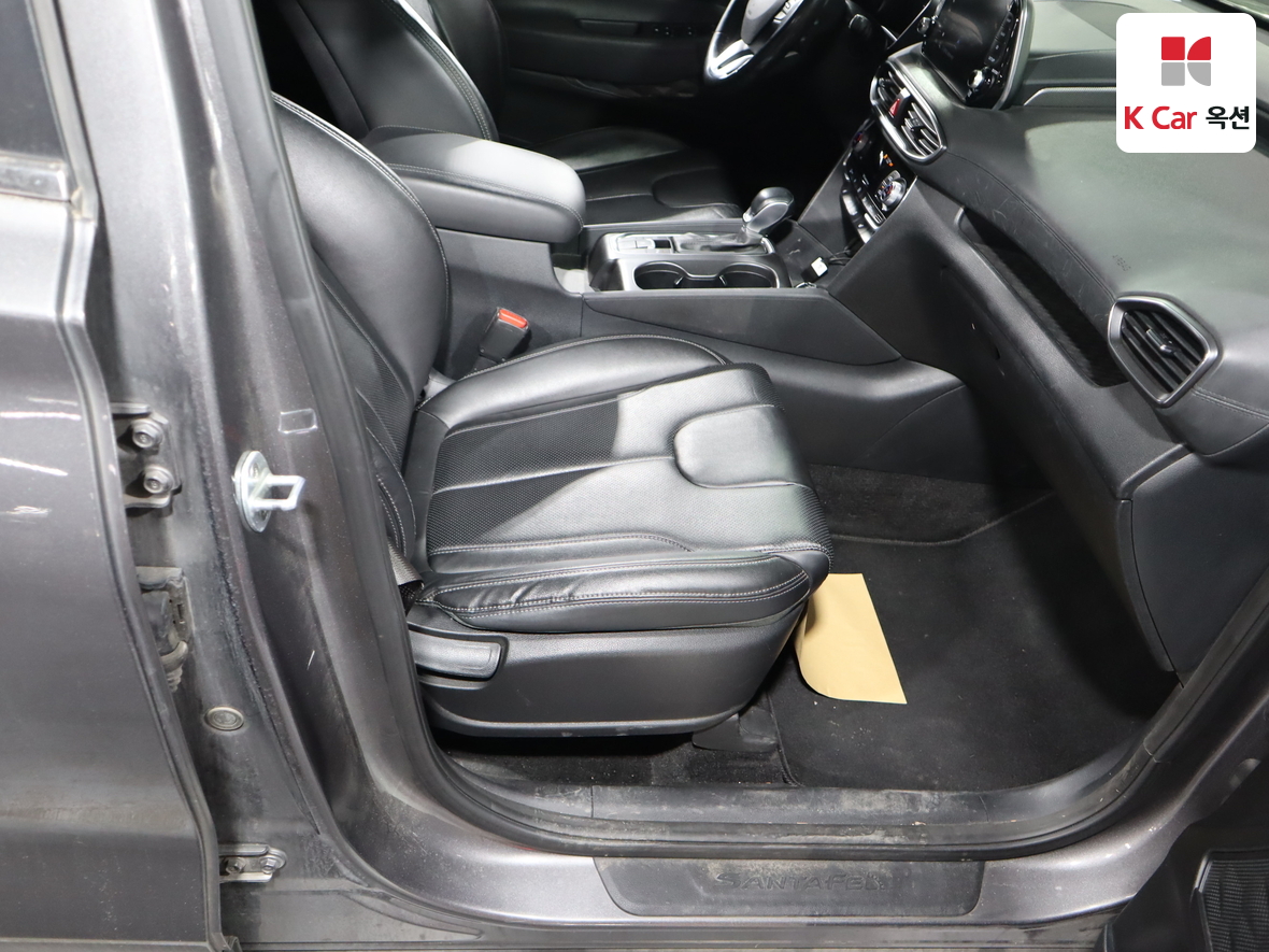 Hyundai Santa Fe 2020 - Image 30
