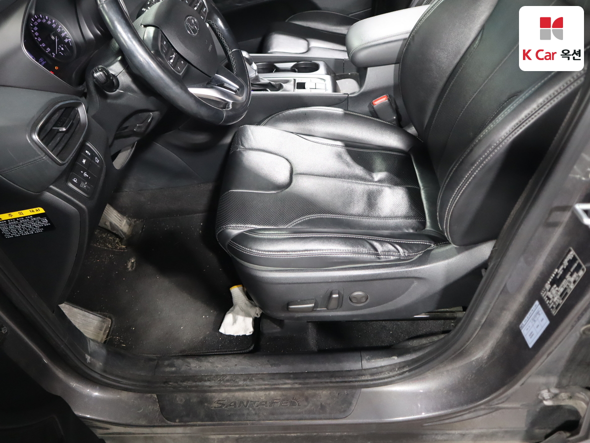 Hyundai Santa Fe 2020 - Image 18