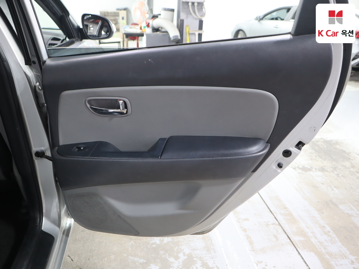 هيونداي إلانترا 2010 - صورة 26