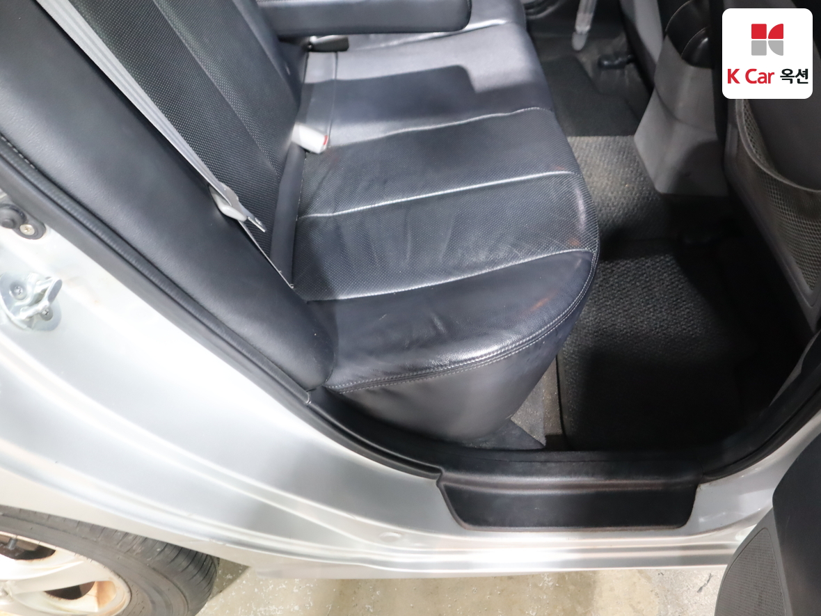 هيونداي إلانترا 2010 - صورة 27