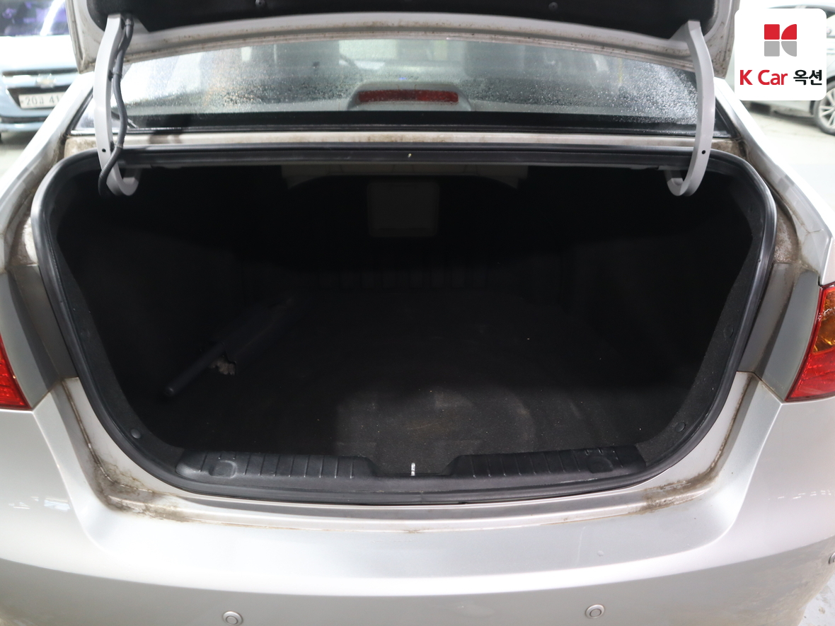 هيونداي إلانترا 2010 - صورة 25