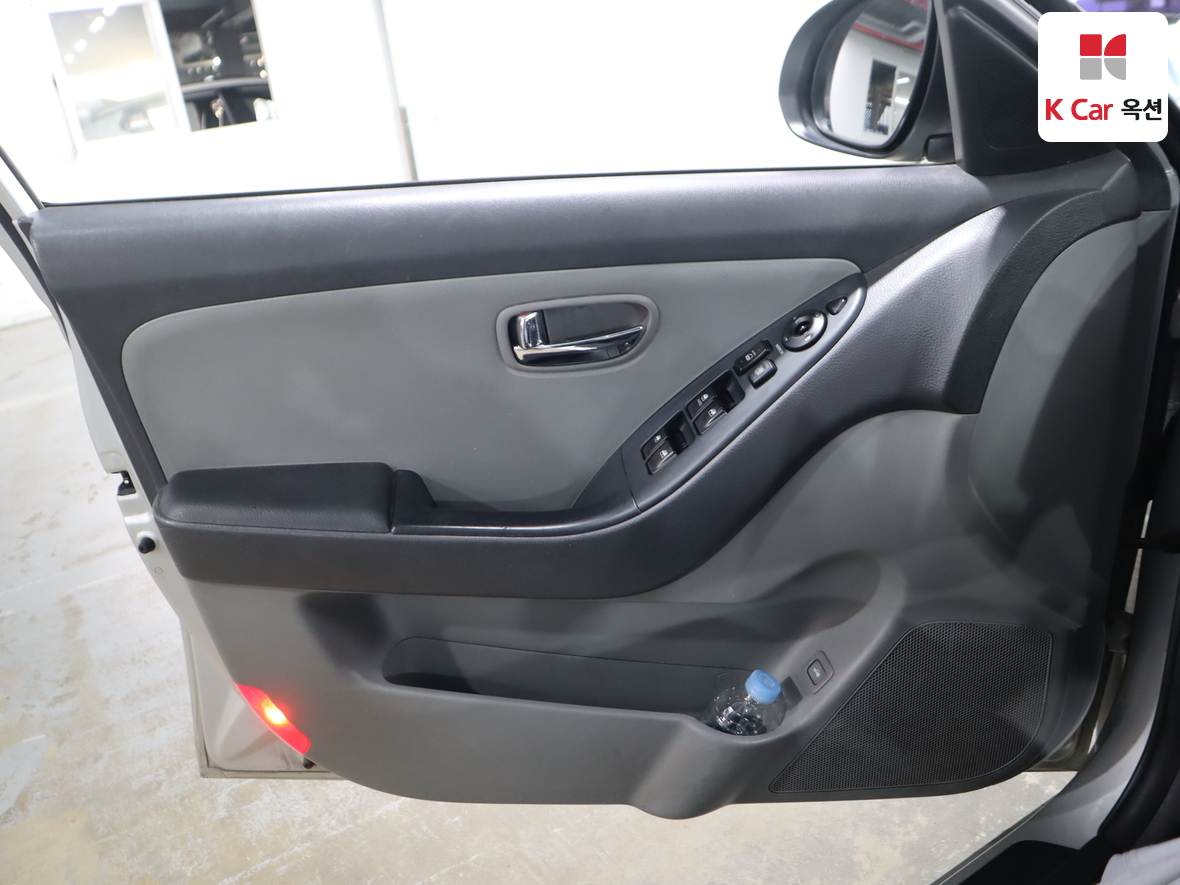 هيونداي إلانترا 2010 - صورة 8