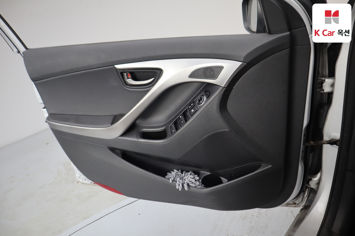 Hyundai Elantra 2013 - Image 8