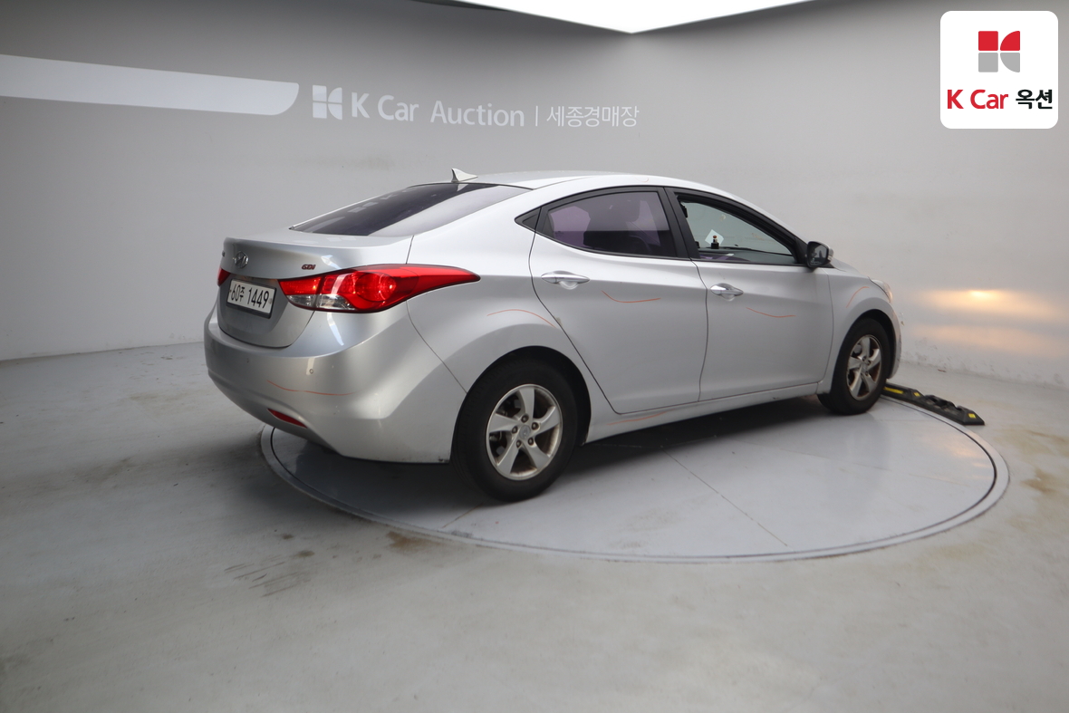Hyundai Elantra 2013 - Image 2