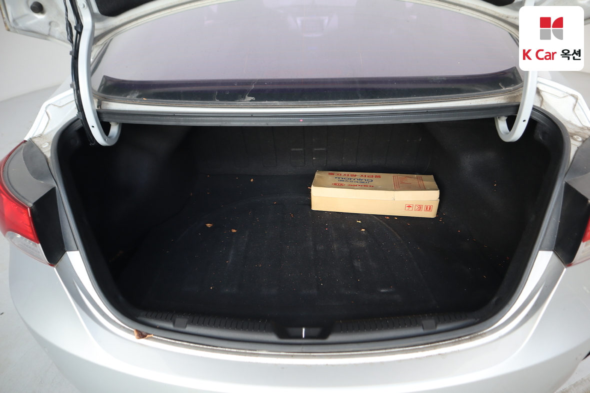 Hyundai Elantra 2013 - Image 24