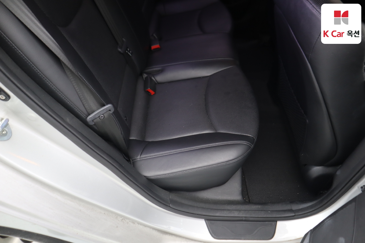 Hyundai Elantra 2013 - Image 26