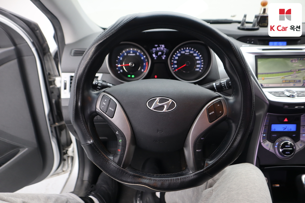 Hyundai Elantra 2013 - Image 10