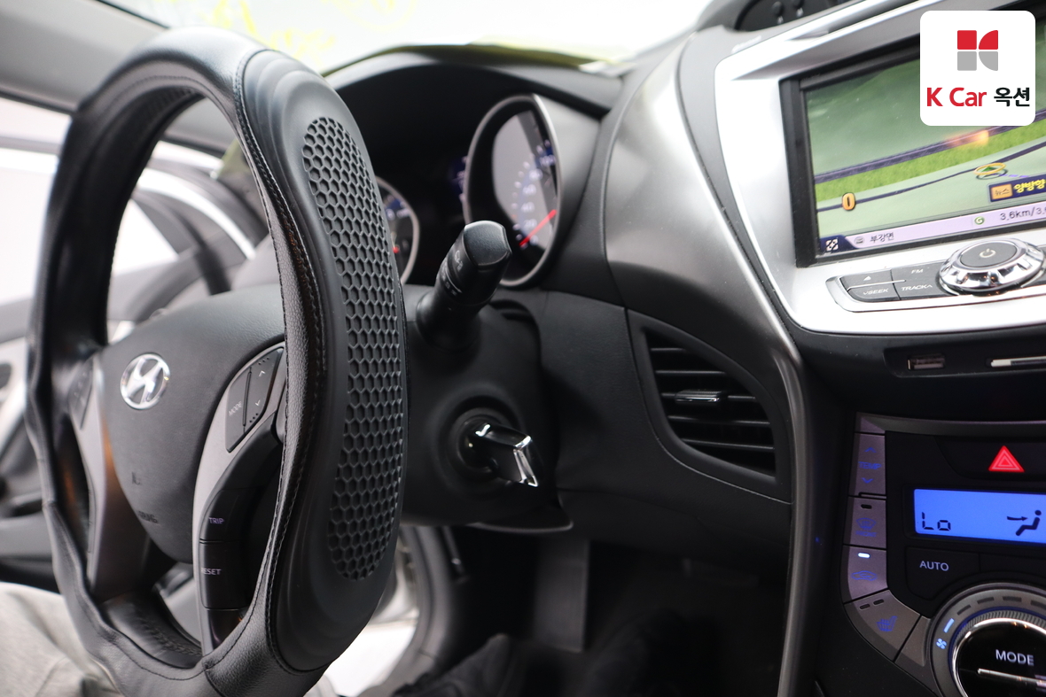 Hyundai Elantra 2013 - Image 11