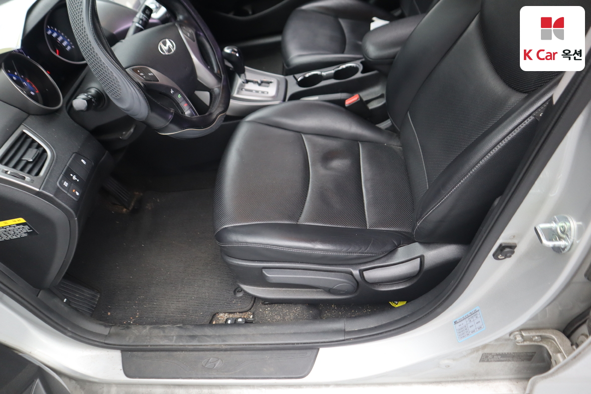 Hyundai Elantra 2013 - Image 19