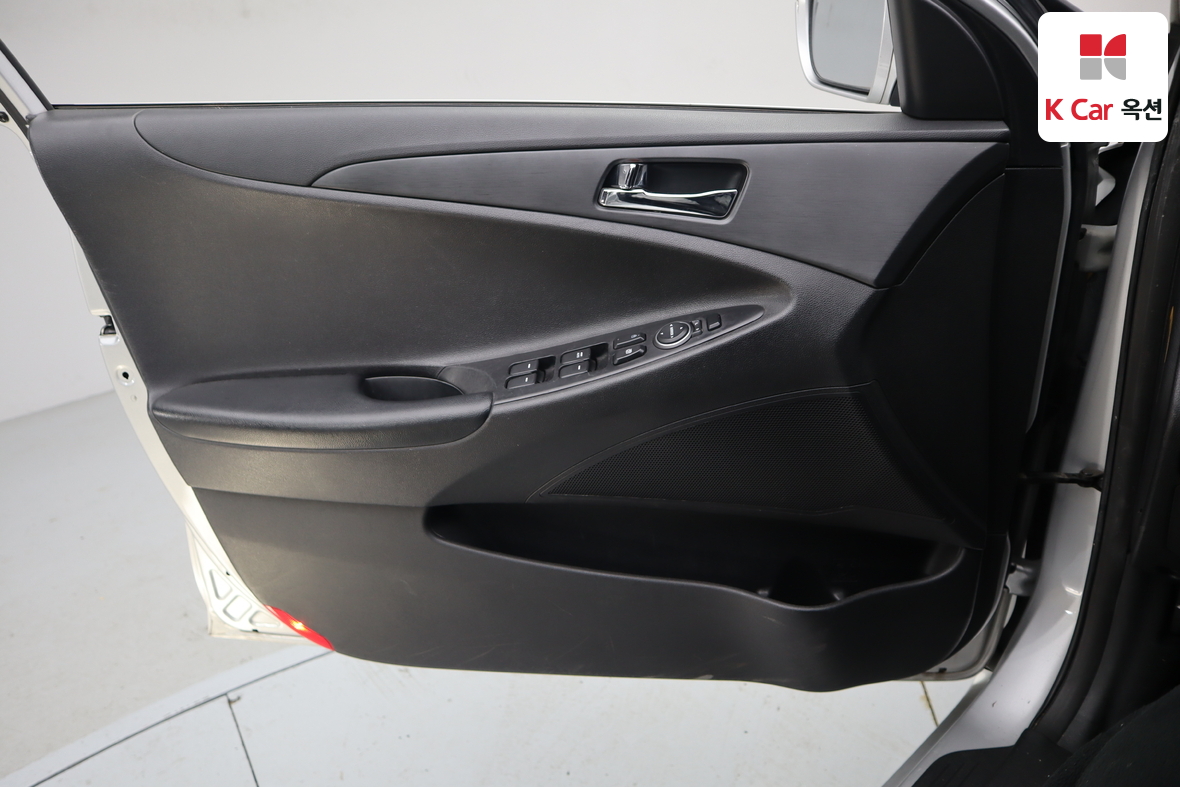 Hyundai Sonata 2012 - Image 8