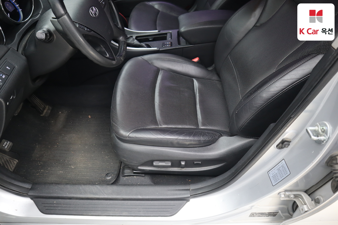 Hyundai Sonata 2012 - Image 20